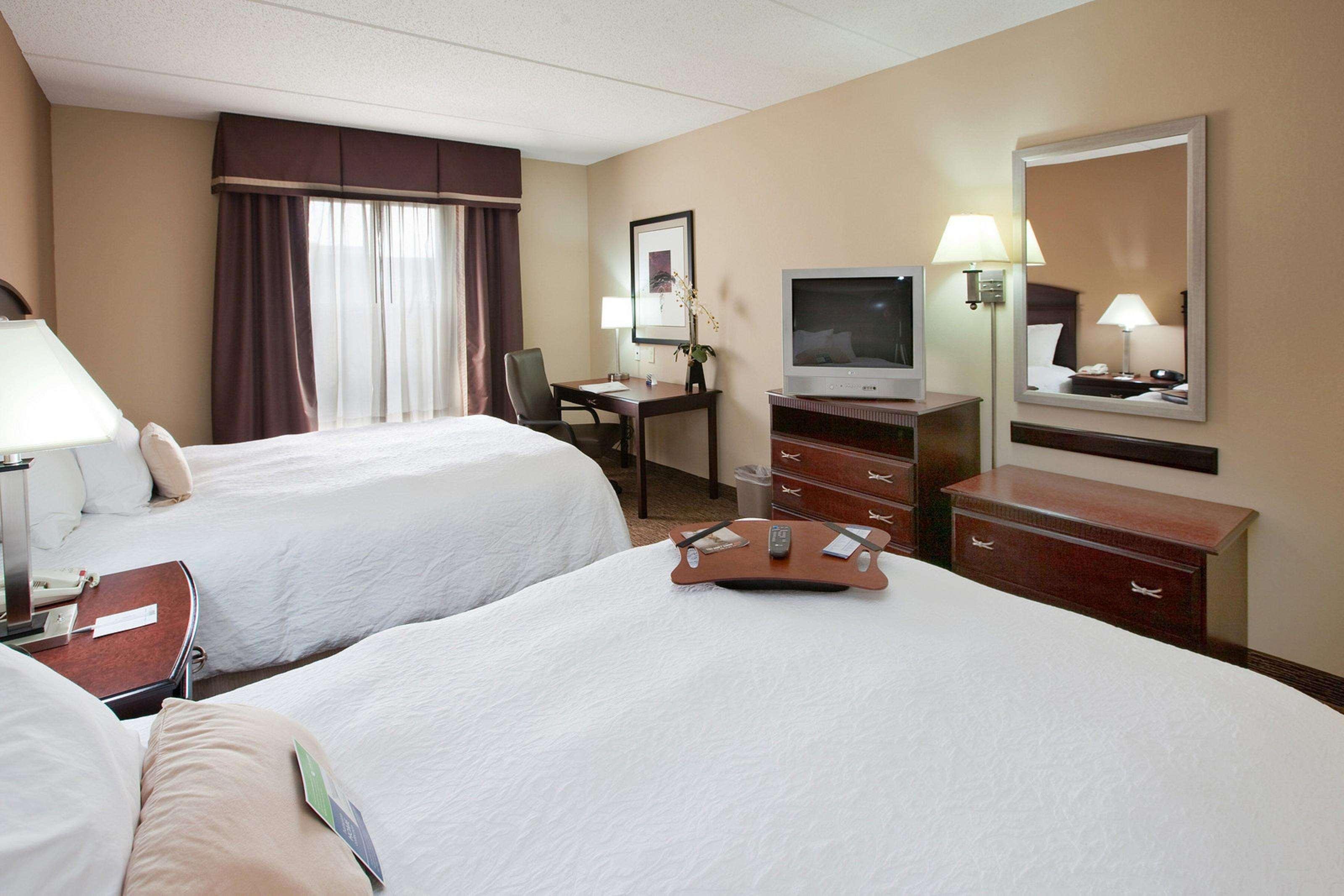 Hampton Inn & Suites Burlington Pokoj fotografie