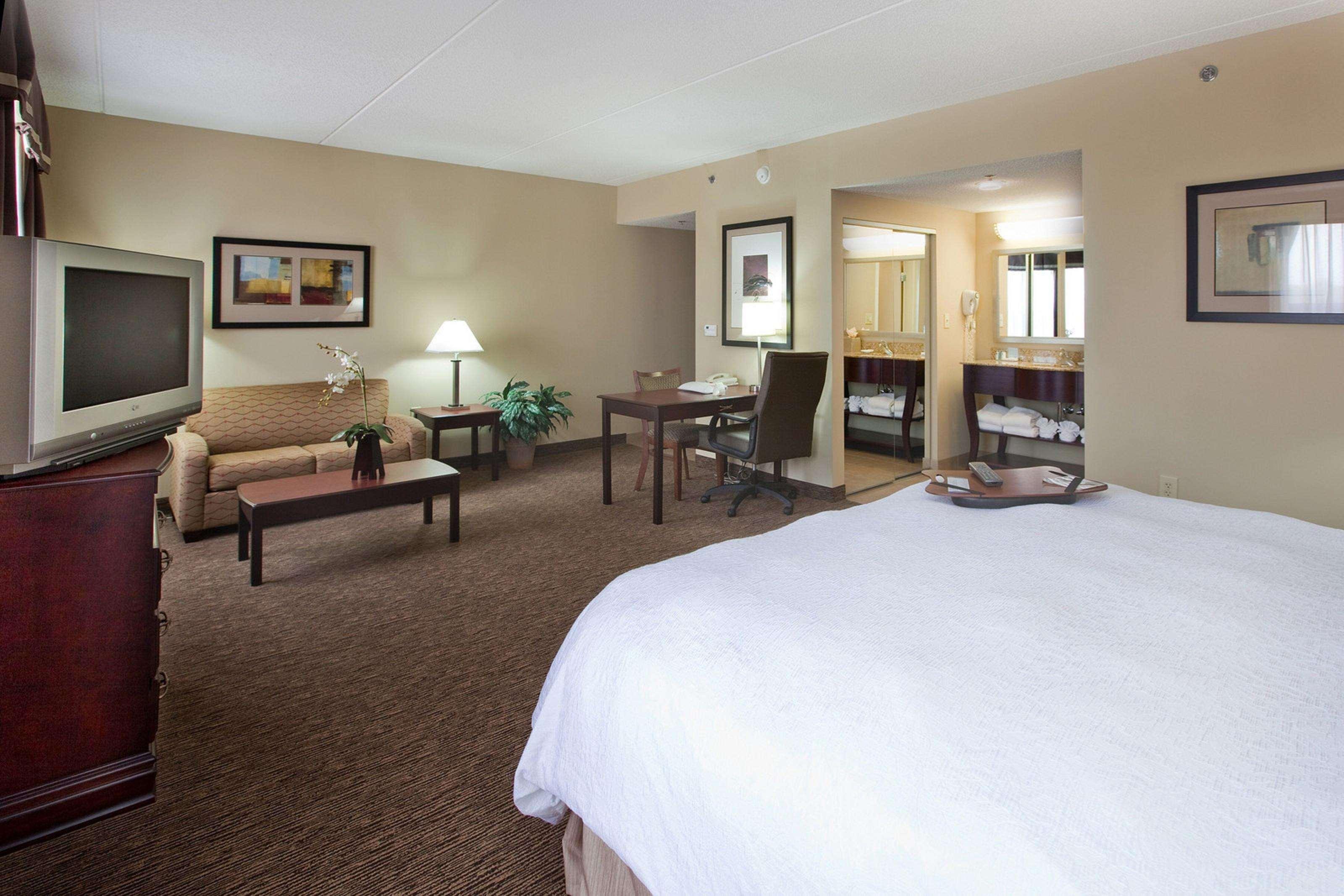 Hampton Inn & Suites Burlington Pokoj fotografie