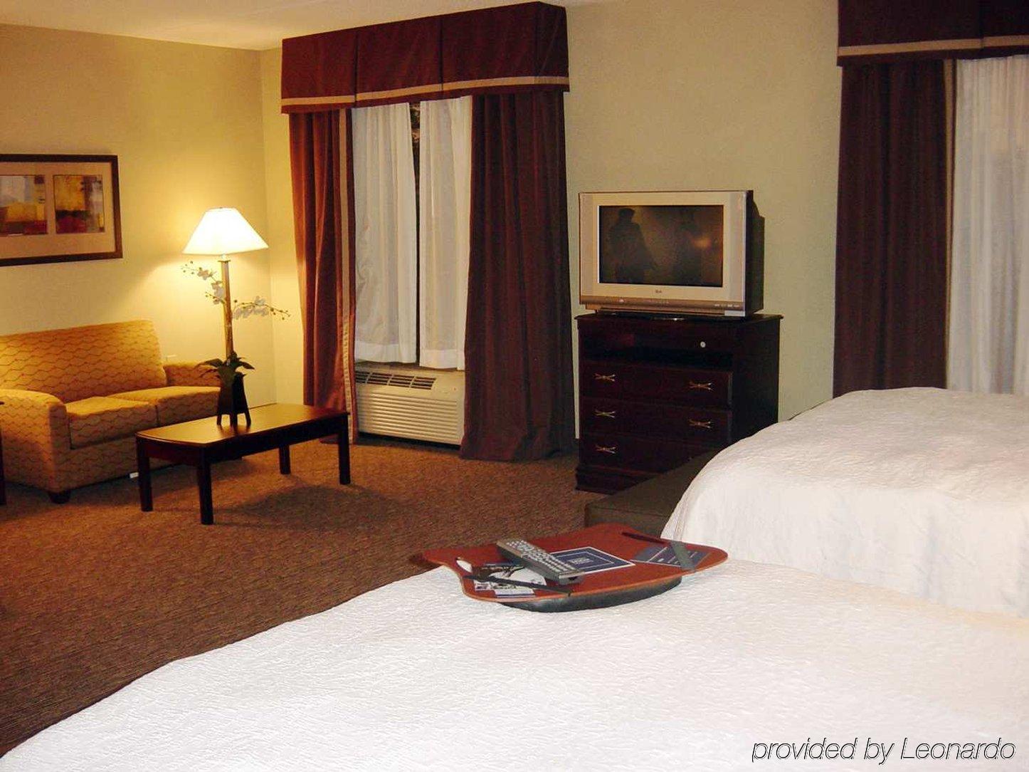 Hampton Inn & Suites Burlington Pokoj fotografie