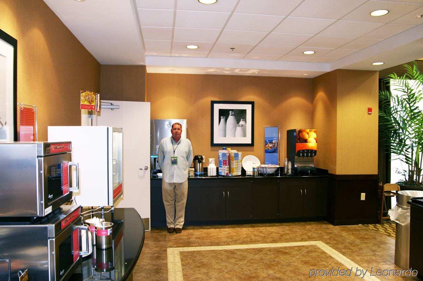 Hampton Inn & Suites Burlington Restaurace fotografie