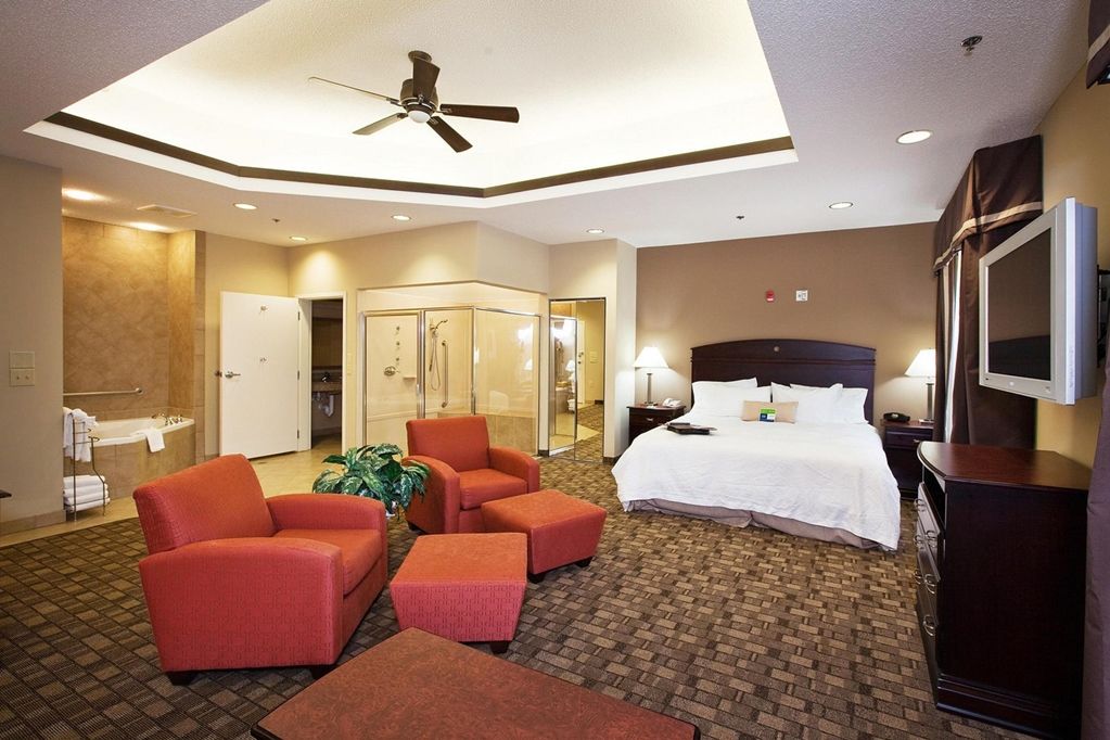 Hampton Inn & Suites Burlington Pokoj fotografie